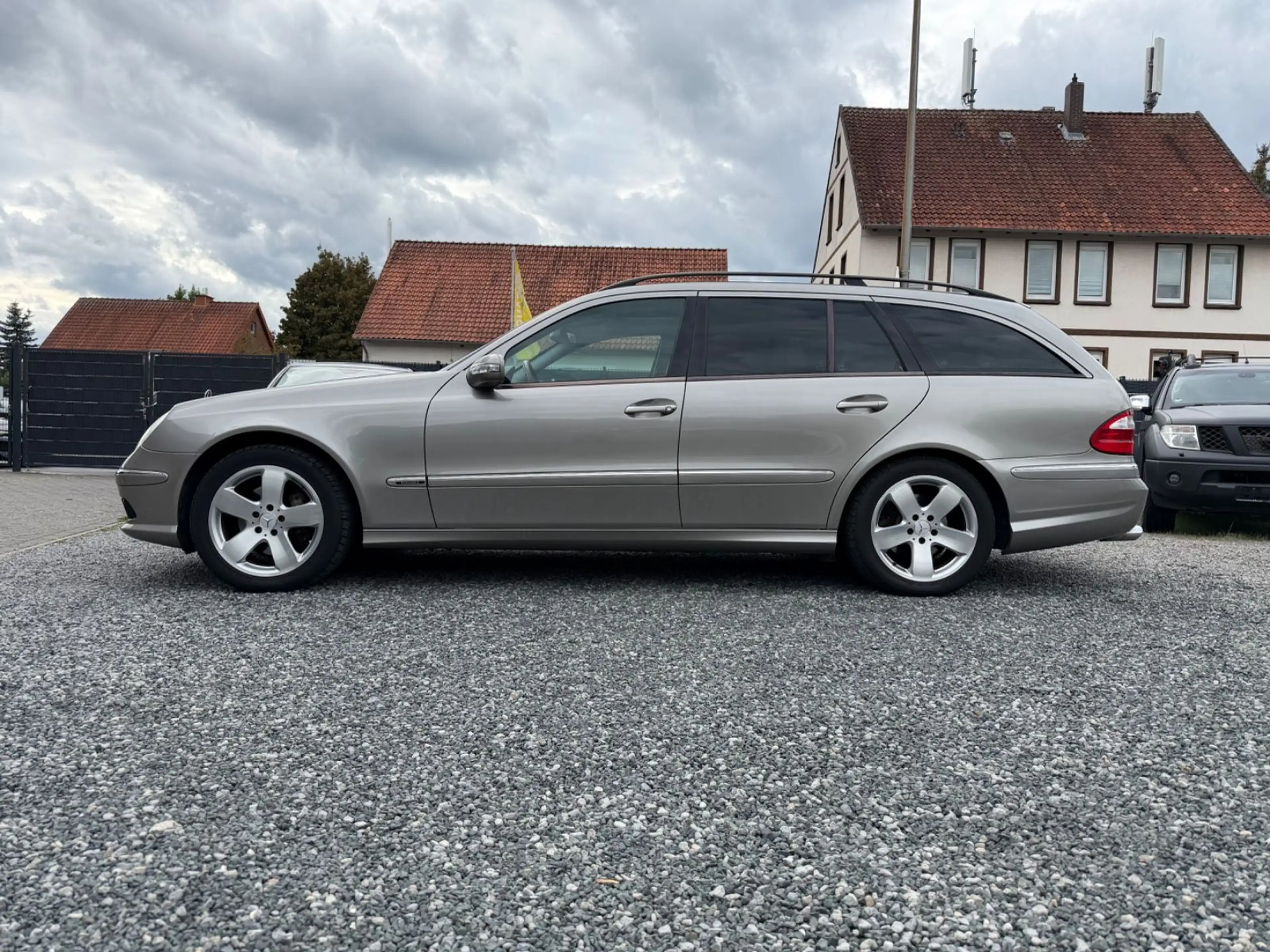 Mercedes-Benz E 320 T Elegance AMG PAKET DESIGNO LPG PRINS SHD — photo 3