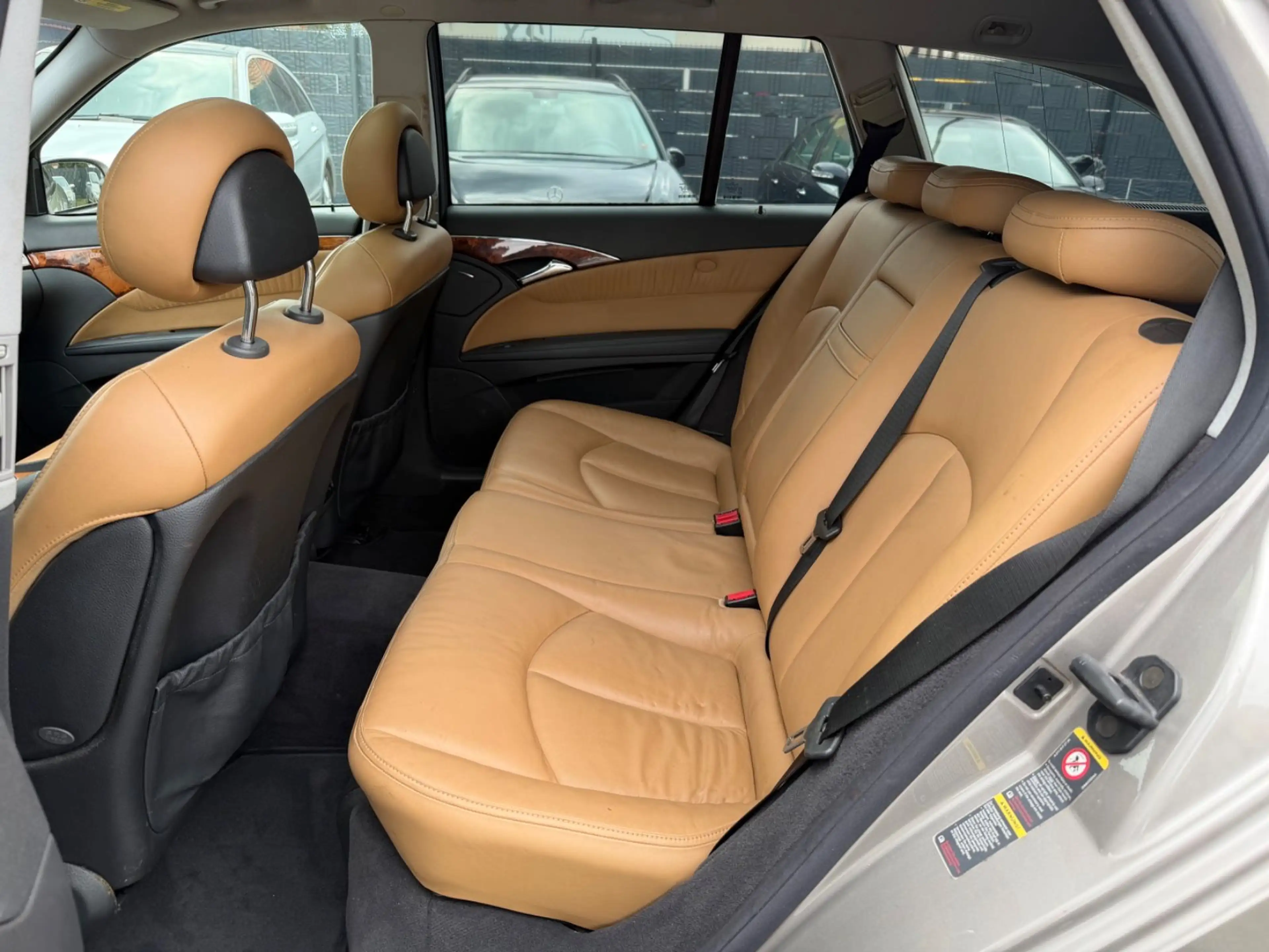 Mercedes-Benz E 320 T Elegance AMG PAKET DESIGNO LPG PRINS SHD — photo 15