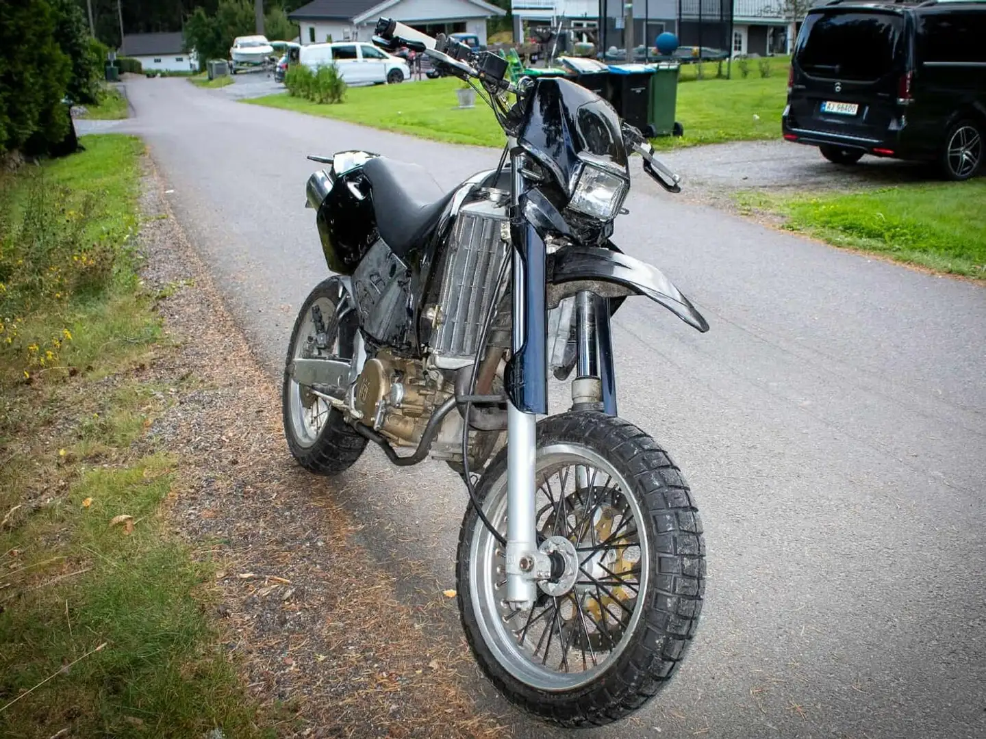 Husqvarna SM 610 Černá - 2