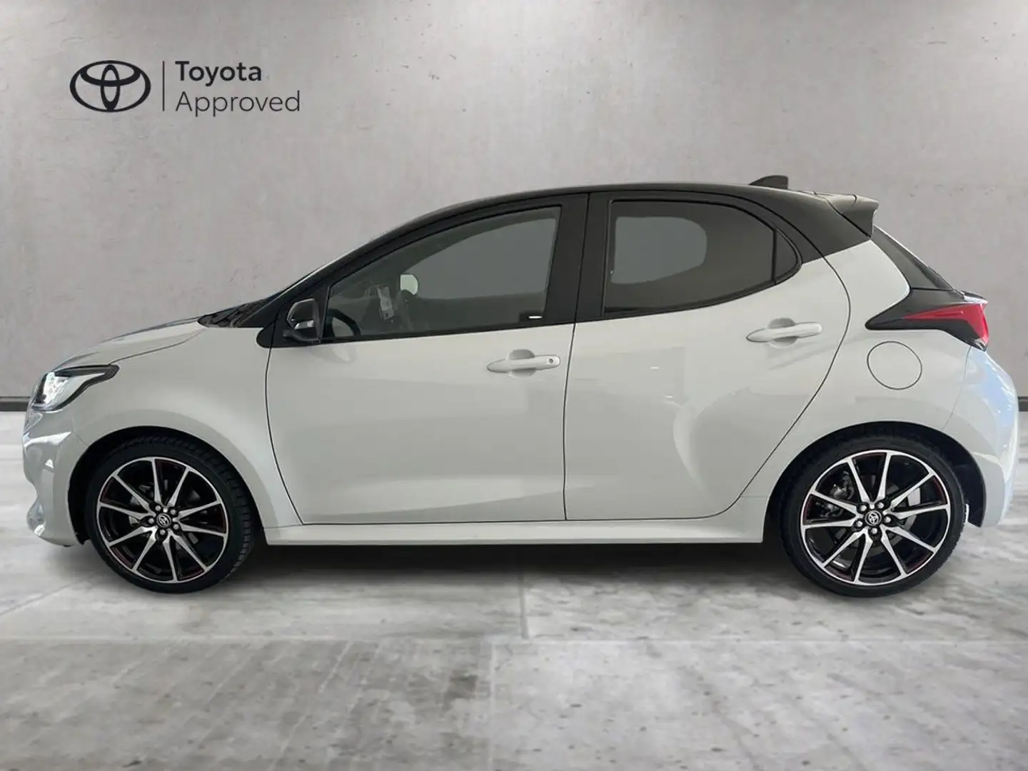 Toyota Yaris Yaris 1.5h 130 GR Sport AZIENDALE IVA ESPOSTA Szürke - 2