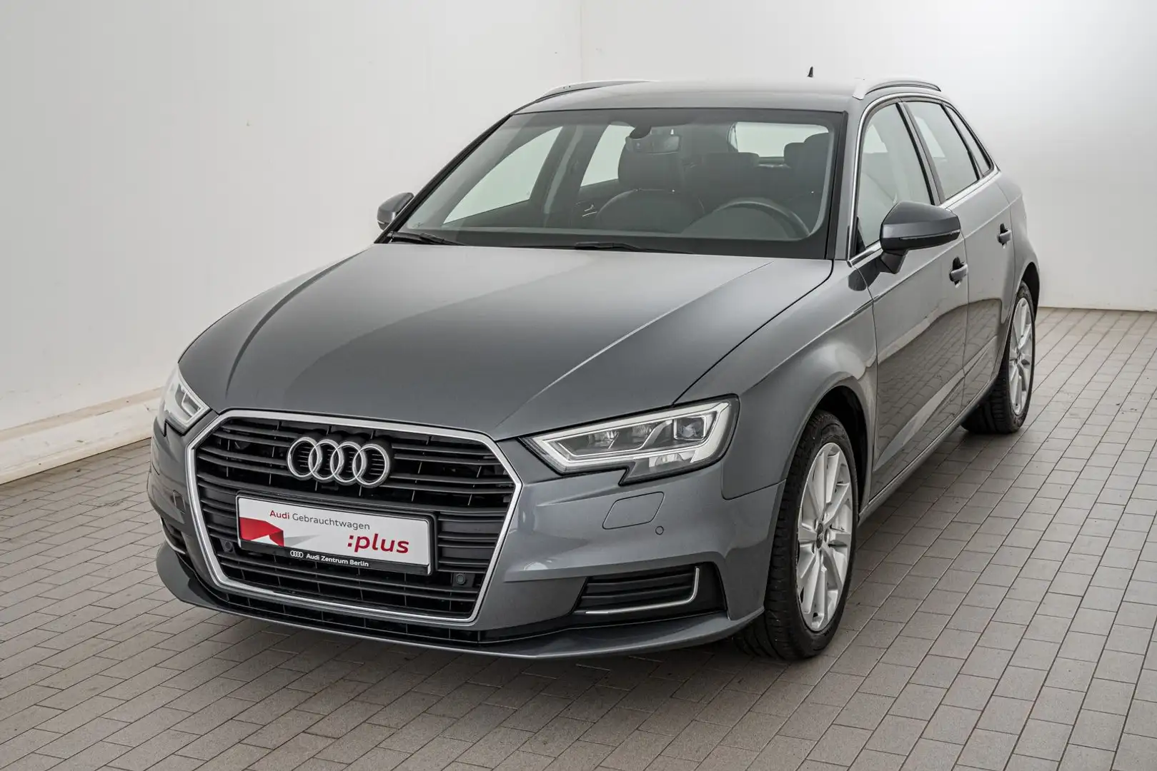 Audi A3 design 35 TFSI S tr. SITZHZG LED Grau - 2
