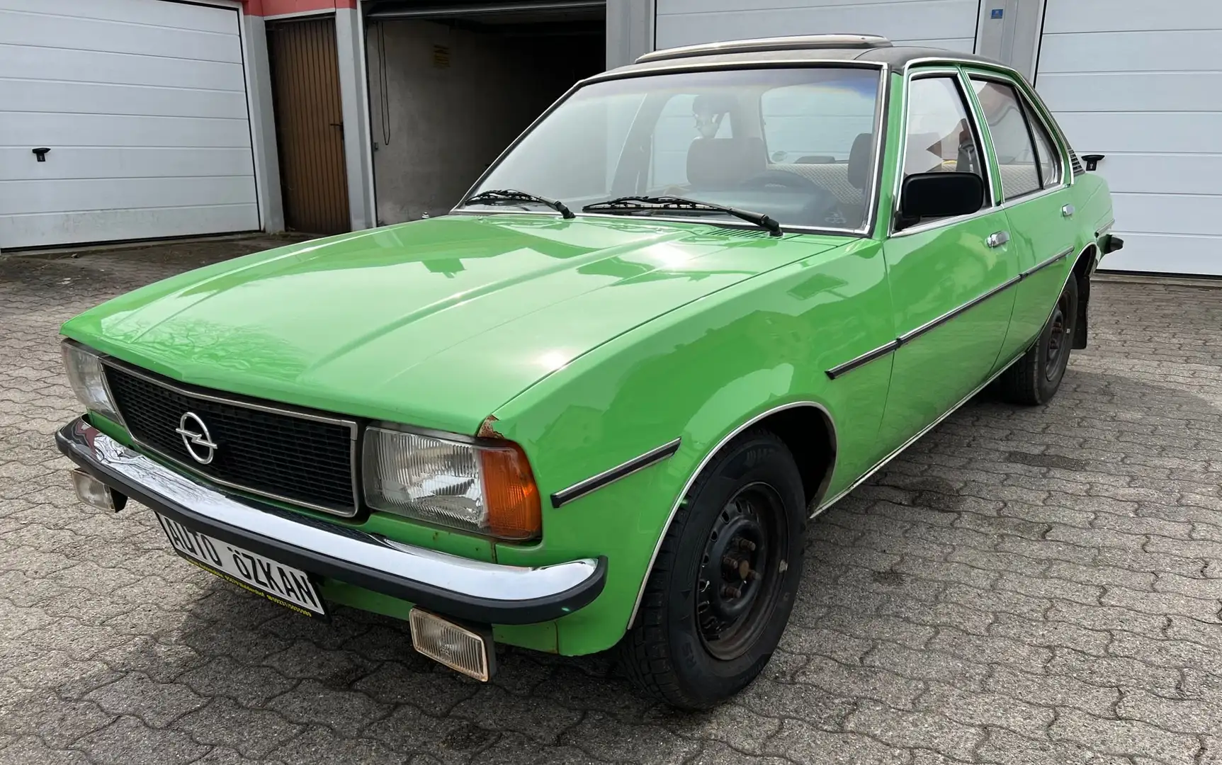 Opel Ascona Grün - 1