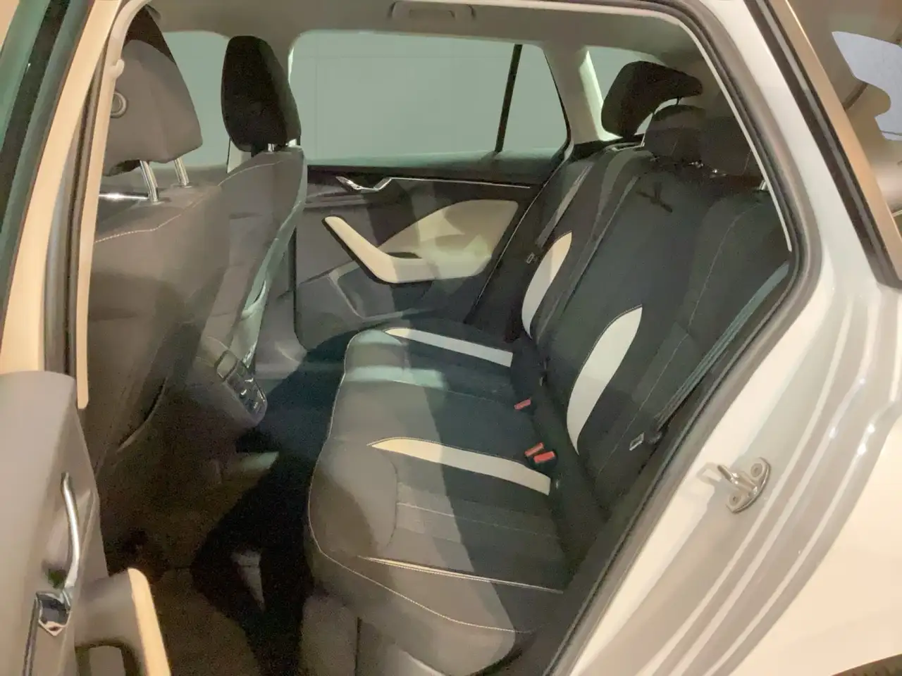 Skoda Kamiq 1.0 TSI — photo 12 sur 13
