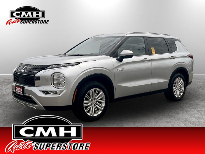 2025 Mitsubishi Outlander SE  *CLEAN CARFAX*