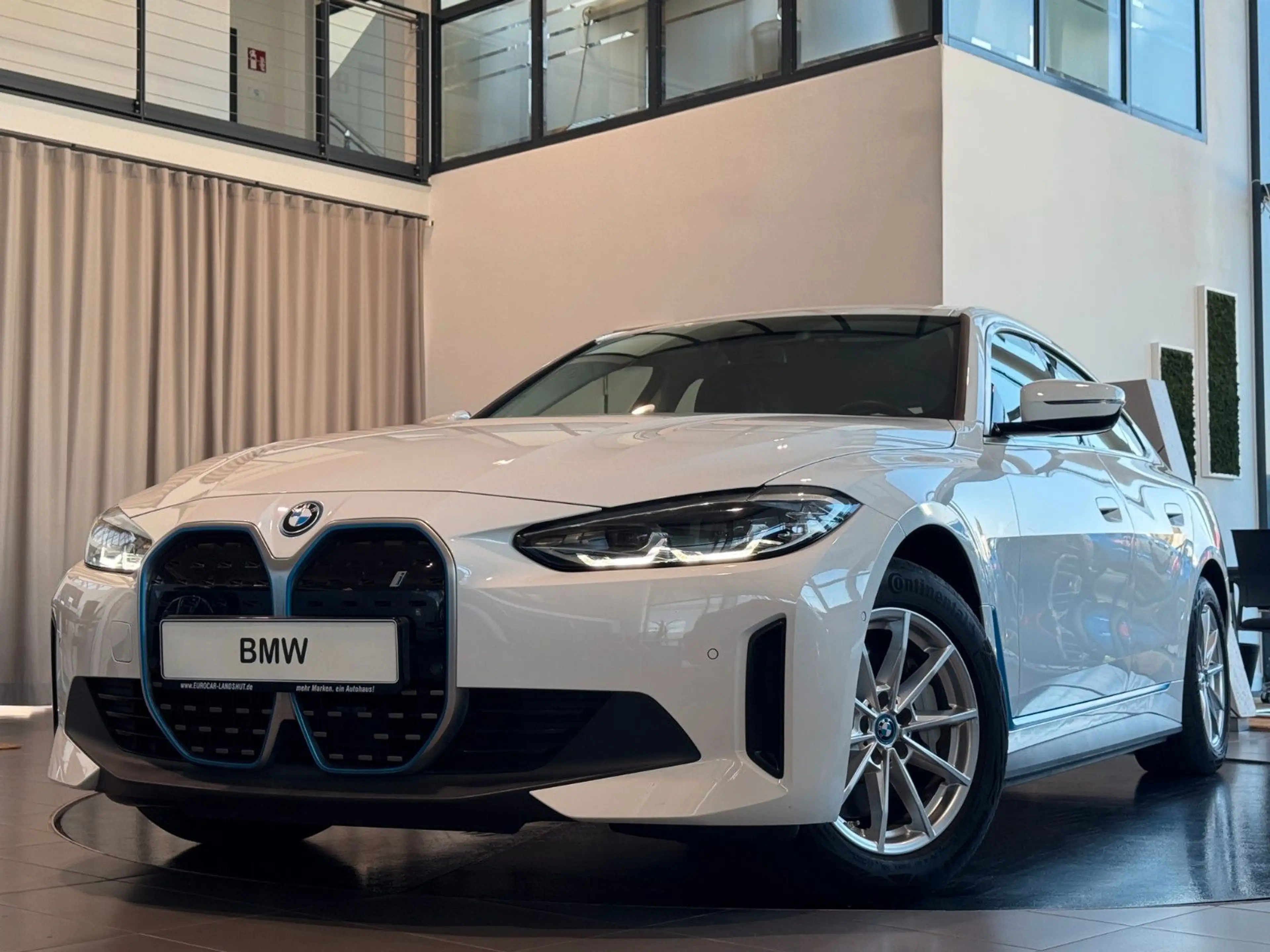BMW i4 Gran Coupe 35e Curved Lenkradhzg LED ACC AHK