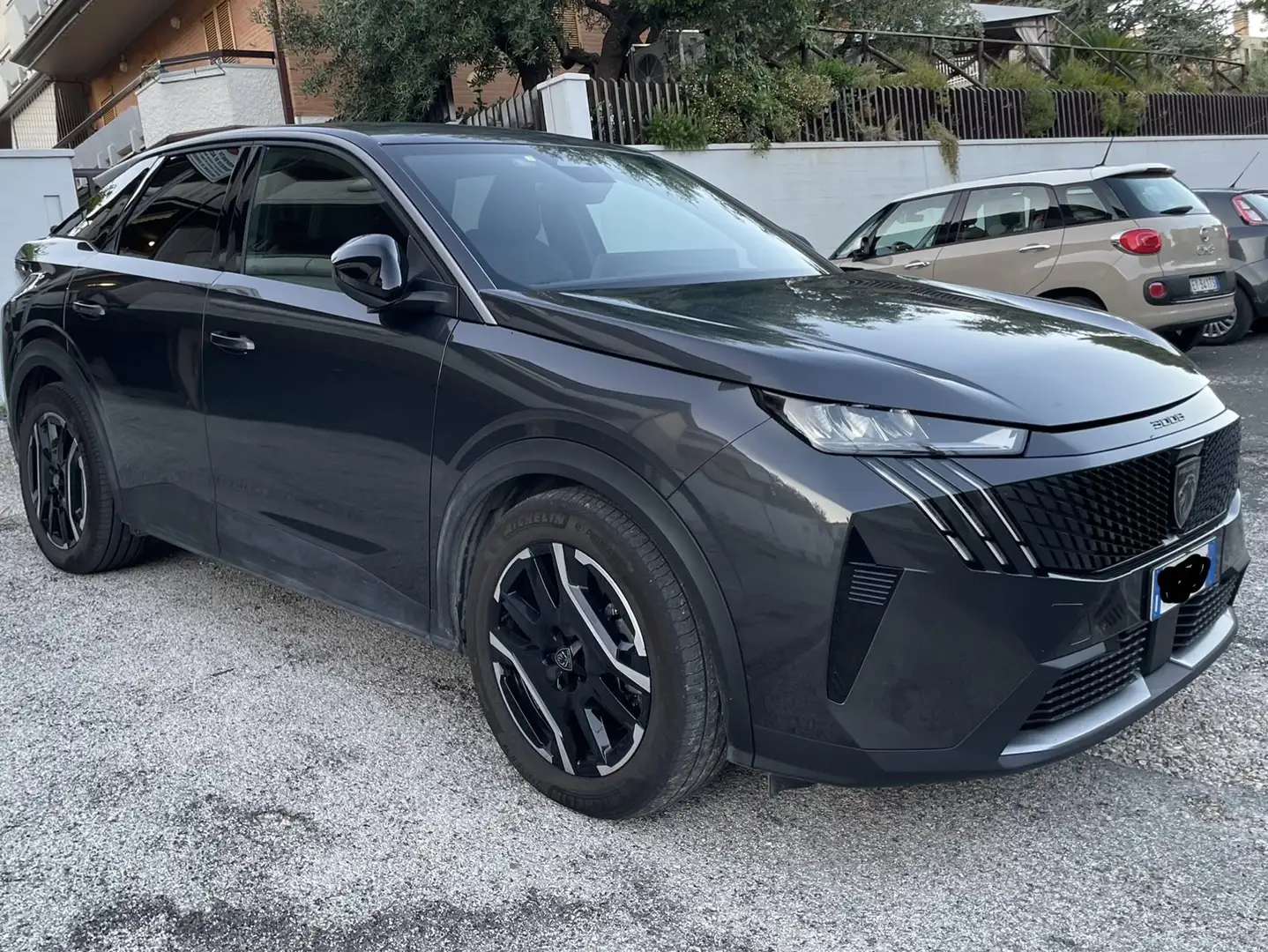Peugeot 3008 73 kWh Allure - 527 km autonomia - 8 anni GARANZIA Grigio - 2