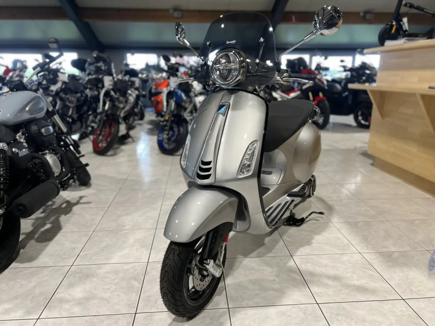 Vespa Elettrica 70 Km/h Gris - 2