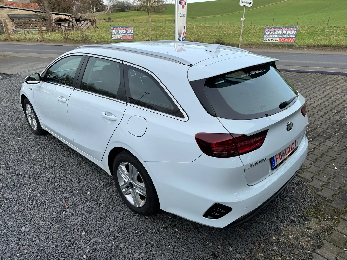 Kia Ceed SW / cee'd SW 1.6 CRDi Mild Hybrid EU6d-T Vision Weiß - 2