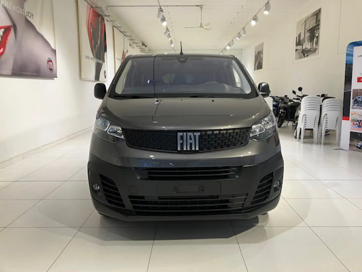 Fiat Scudo L3H1 2.0 Bluehdi 145cv AT8 9 posti Gris - 2
