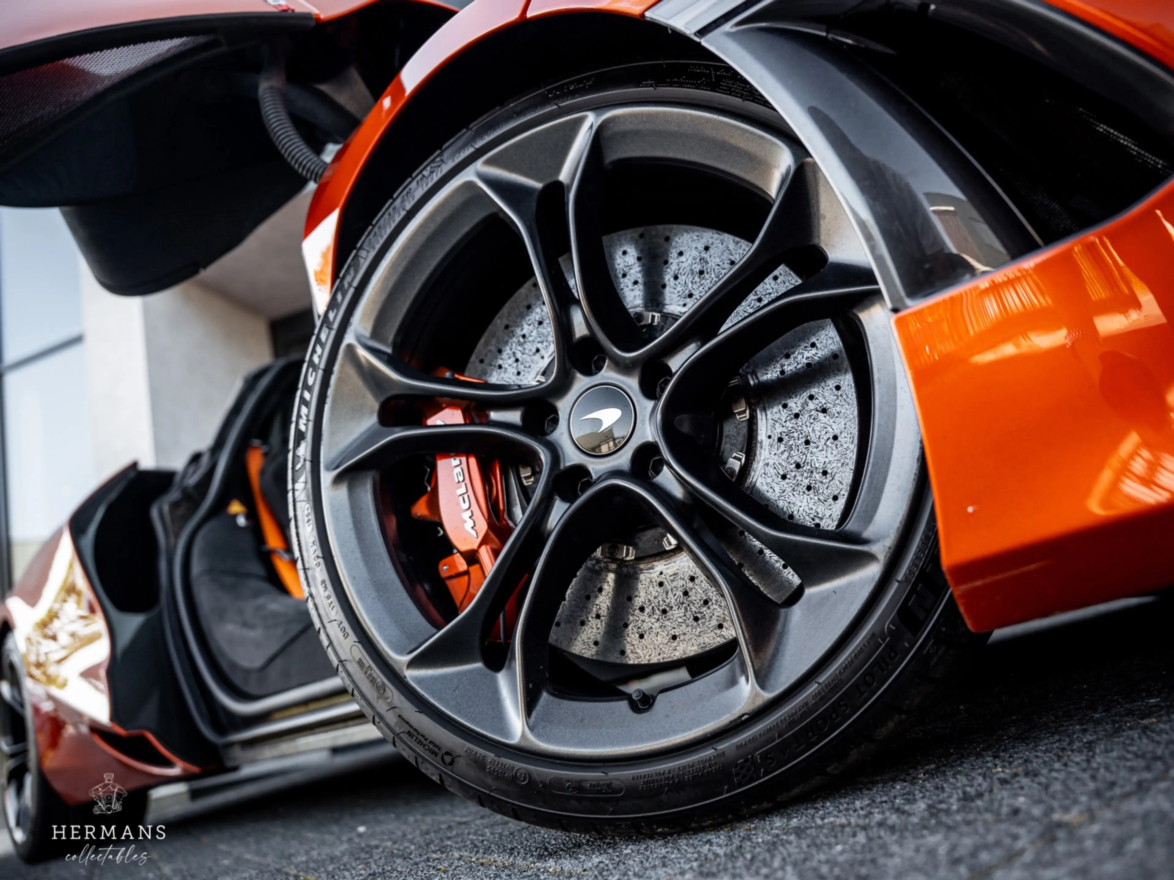McLaren 720S 4.0 V8 Performance / Ceramic / Carbon - Pack 1 / L — photo 3