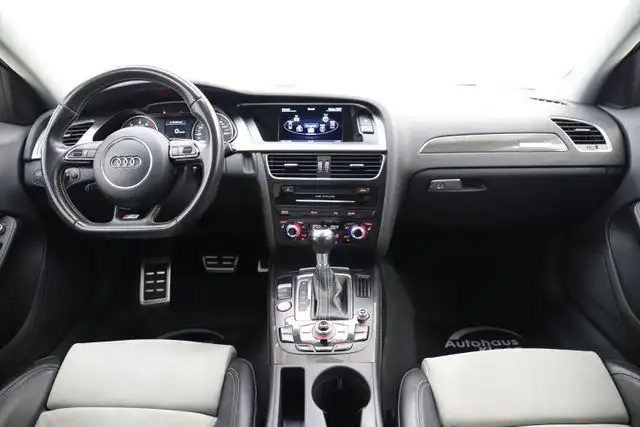 Audi S4 view 14