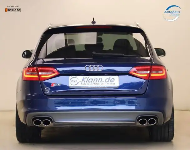 Audi S4 view 7
