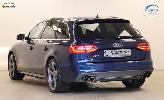 Audi S4 view 6
