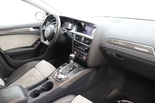 Audi S4 view 15