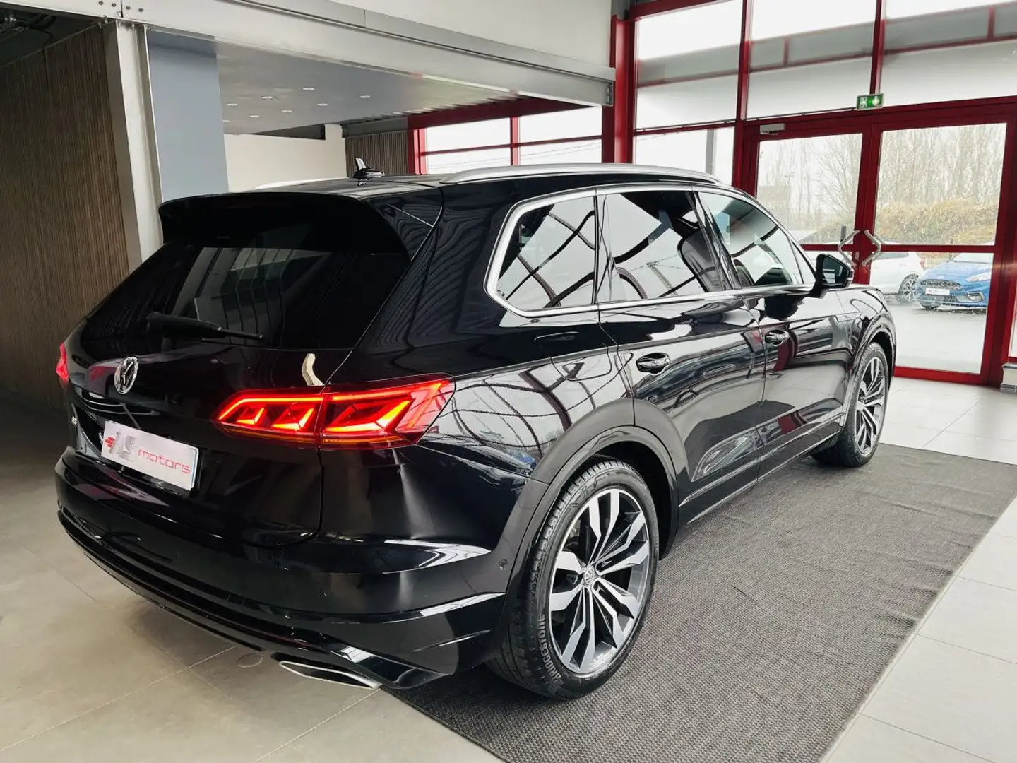 Volkswagen Touareg 3,0 V6 TDI 286 BVA8 R-LINE 4X4 ATTELAGE GPS CAMERA DISCOVER PRO APPLE CAR PLAY VIRTUAL COCKP Noir - 2
