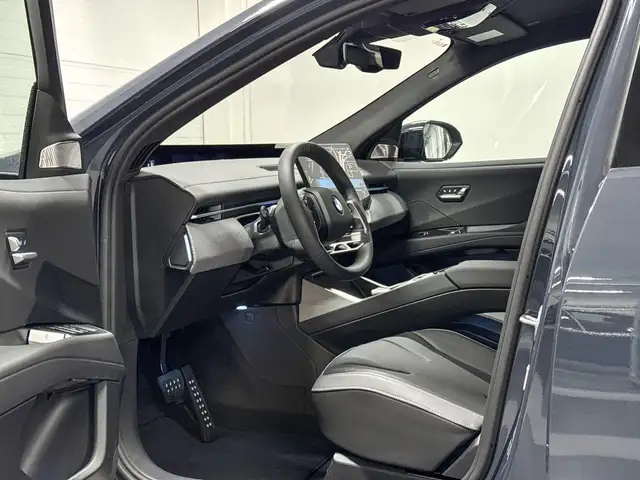 BMW iX3 view 8