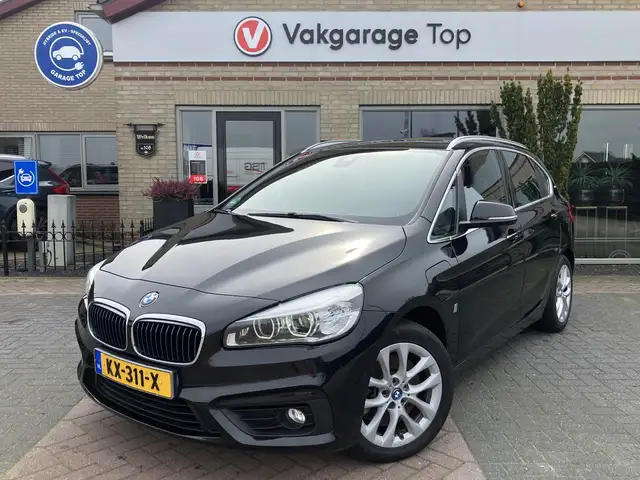 BMW 225 2-serie Active Tourer 225xe Executive | Pano | LED