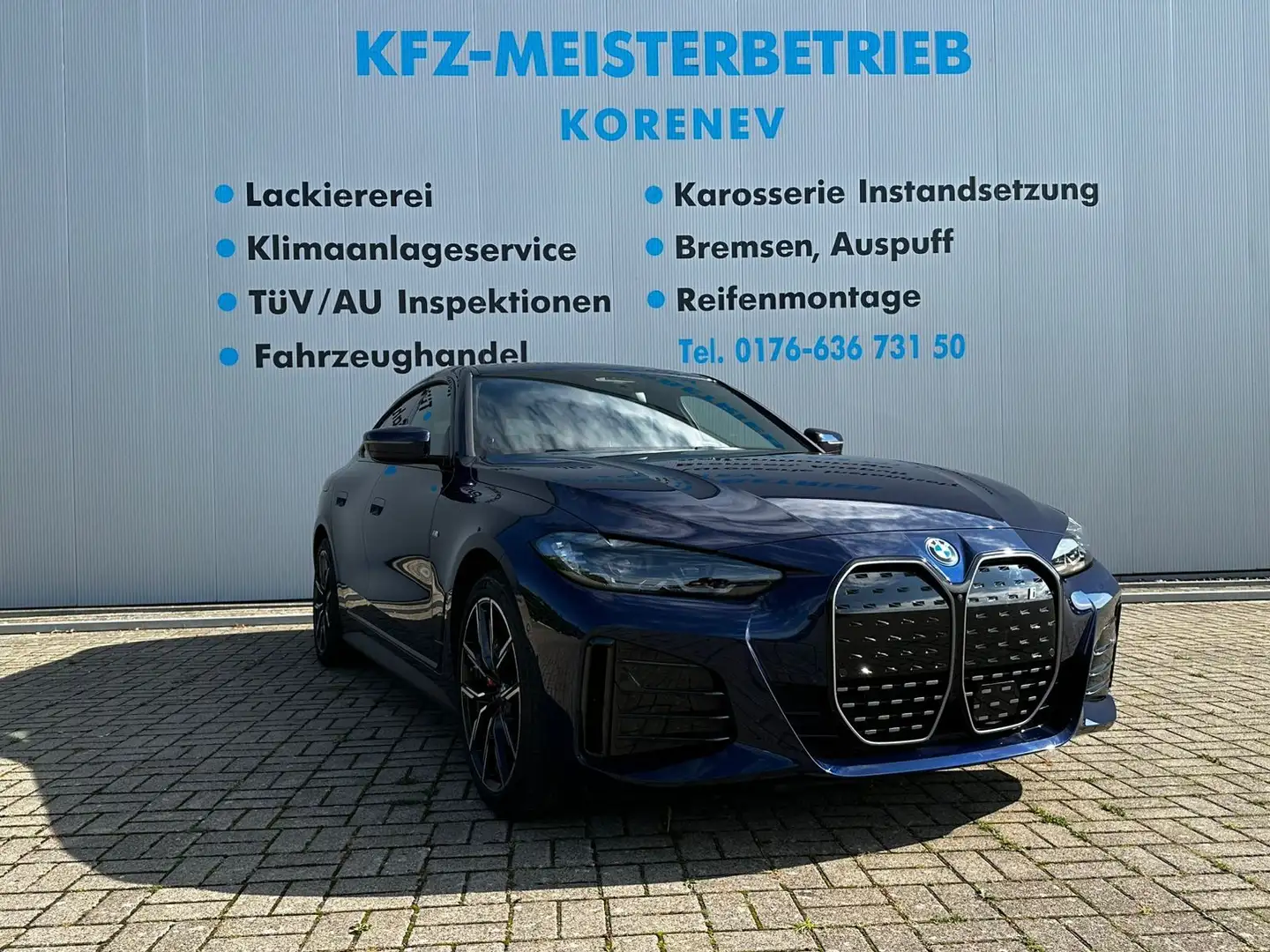 BMW i4 eDrive40 M Leder AHK HUD 360 Voll Blau - 2