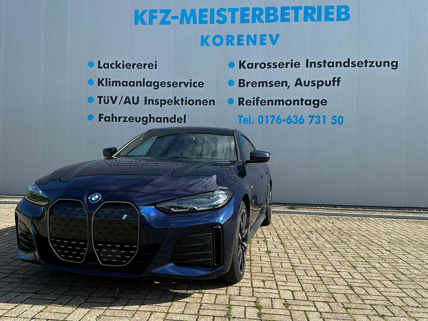 BMW i4 eDrive40 M Leder AHK HUD 360 Voll Blau - 1