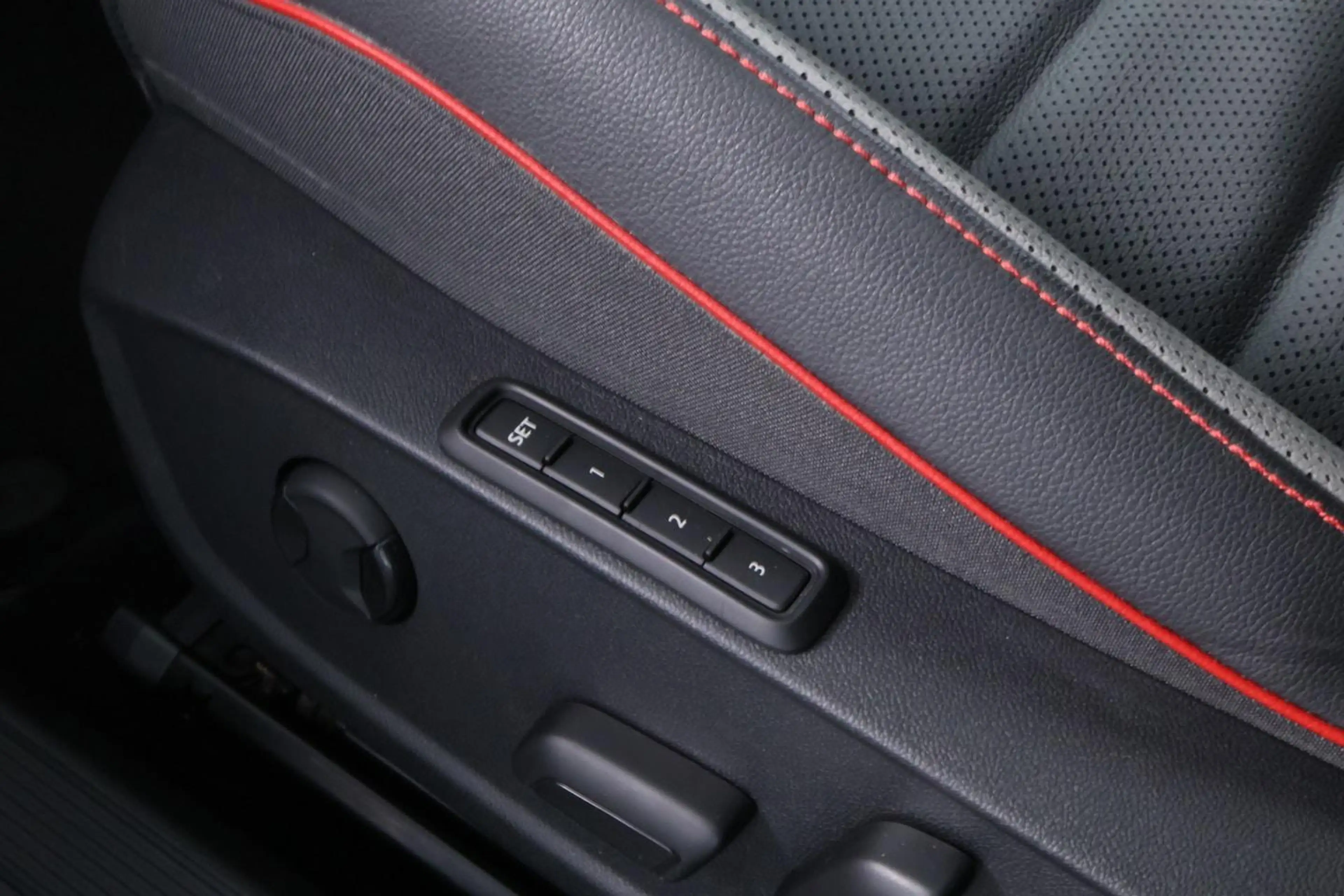 Volkswagen Golf GTI 2.0 TSI Clubsport |PANO|H&K|IQ.LIGHT|CAMERA|HUD|SF — photo 13