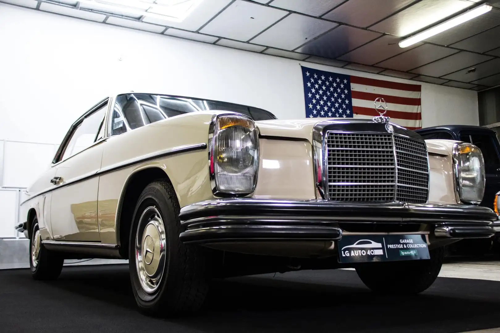 Mercedes-Benz 250 250CE Beige - 2