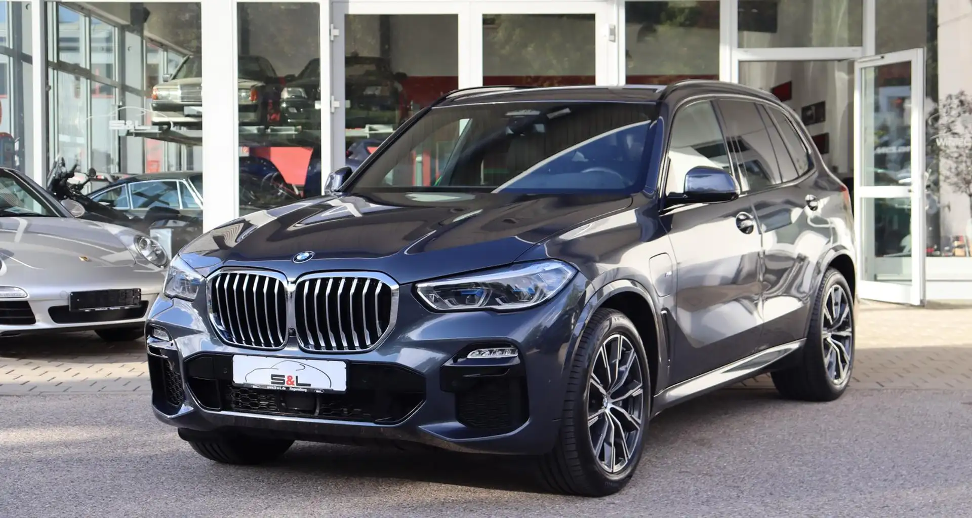 BMW X5 xDrive 45e M Sport/Metallic/Innovation/AHK Gris - 1