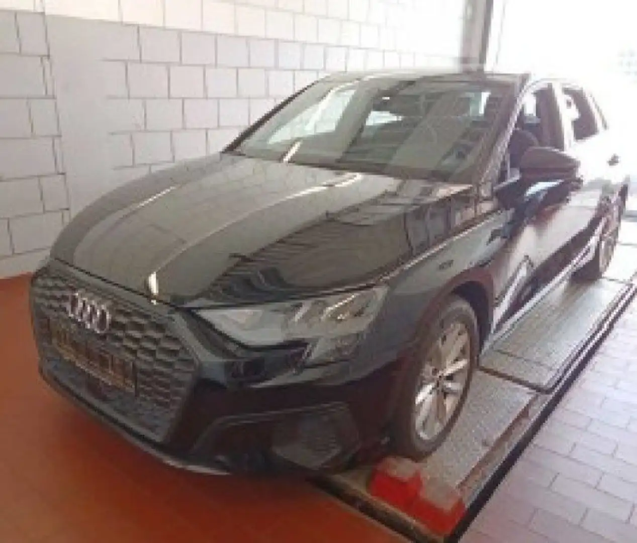 Audi A3 30 TFSI InfotaimentPack connect sou Zwart - 2