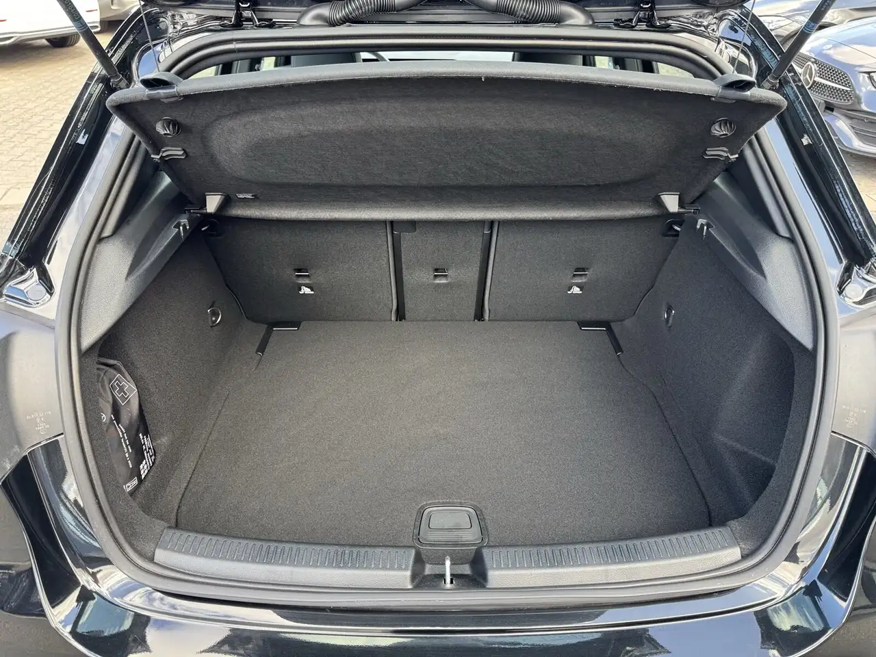 Mercedes-Benz A-Class A 180 PROGRESSIVE +AHK+LED+DISTRONIC+KAMERA+SHZ+, миниатюра 19