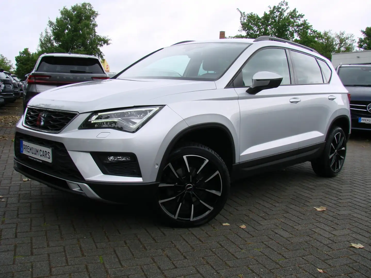SEAT Ateca 1.6TDI Style Navi LED Beats PDC Silber - 2