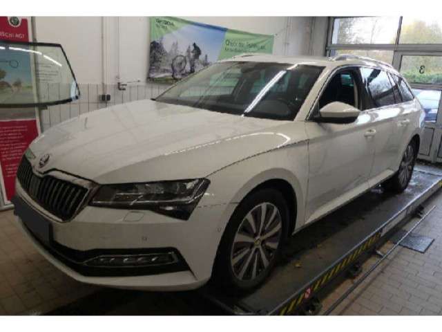 Skoda Superb Combi Style 2.0 TDI DSG Navi AHK Kamera