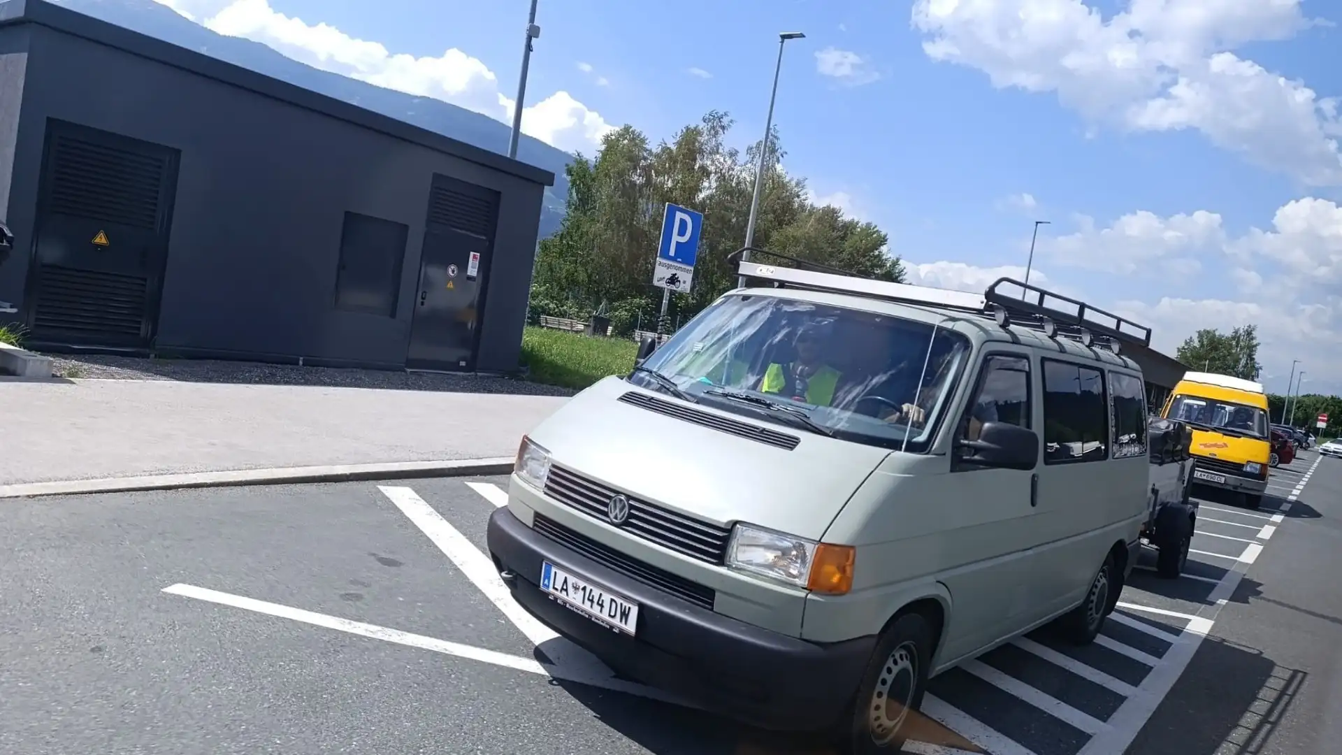 Volkswagen T4 Caravelle 2-3-3 Comfortline 2,5 TDI - 1