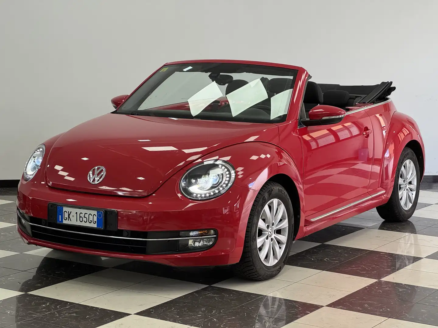 Volkswagen Maggiolino Cabrio 1.2 tsi Design AUTO Rojo - 1
