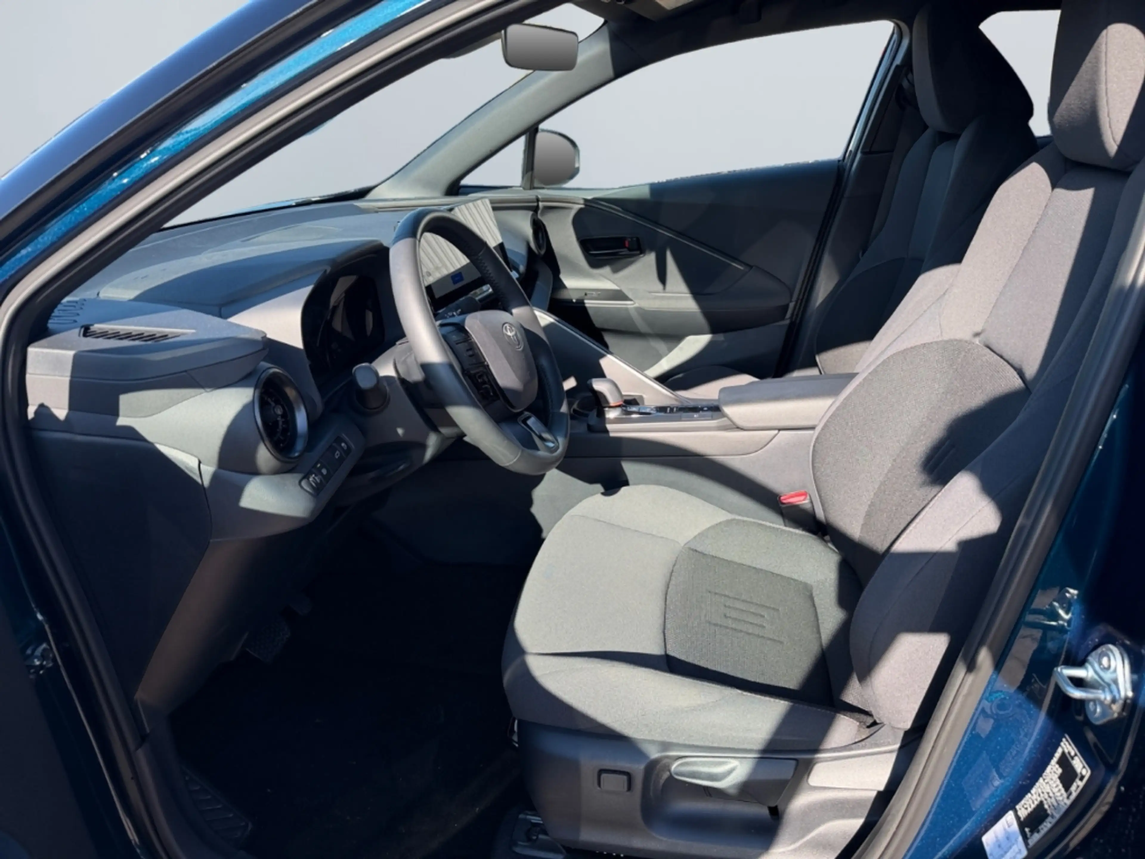 Toyota C-HR 1.8 Hybrid Teamplayer *Technik Paket*CAM*SHZ* — photo 9