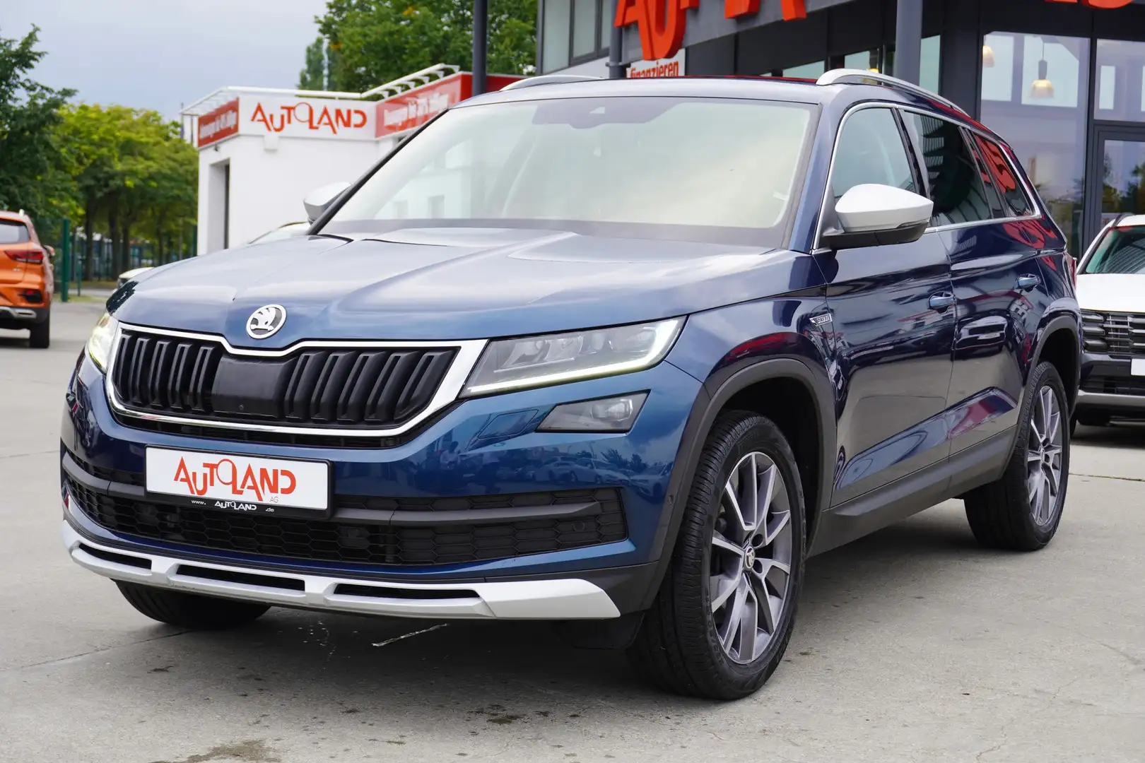 Skoda Kodiaq 2.0 TDI Scout 4x4 LED Navi AHK Tempomat Blau - 2