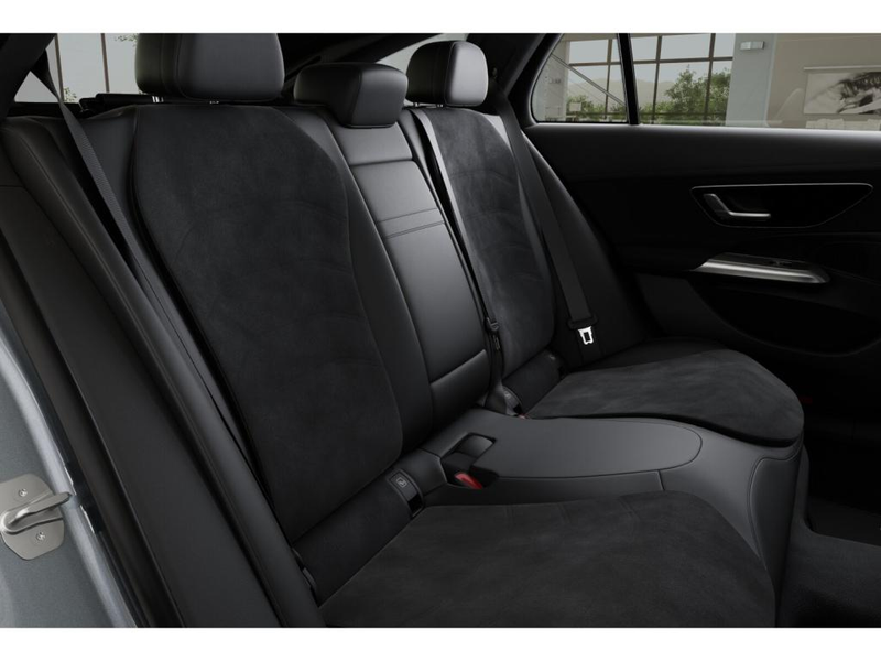 Mercedes-Benz E 220 d T AMG — photo 11