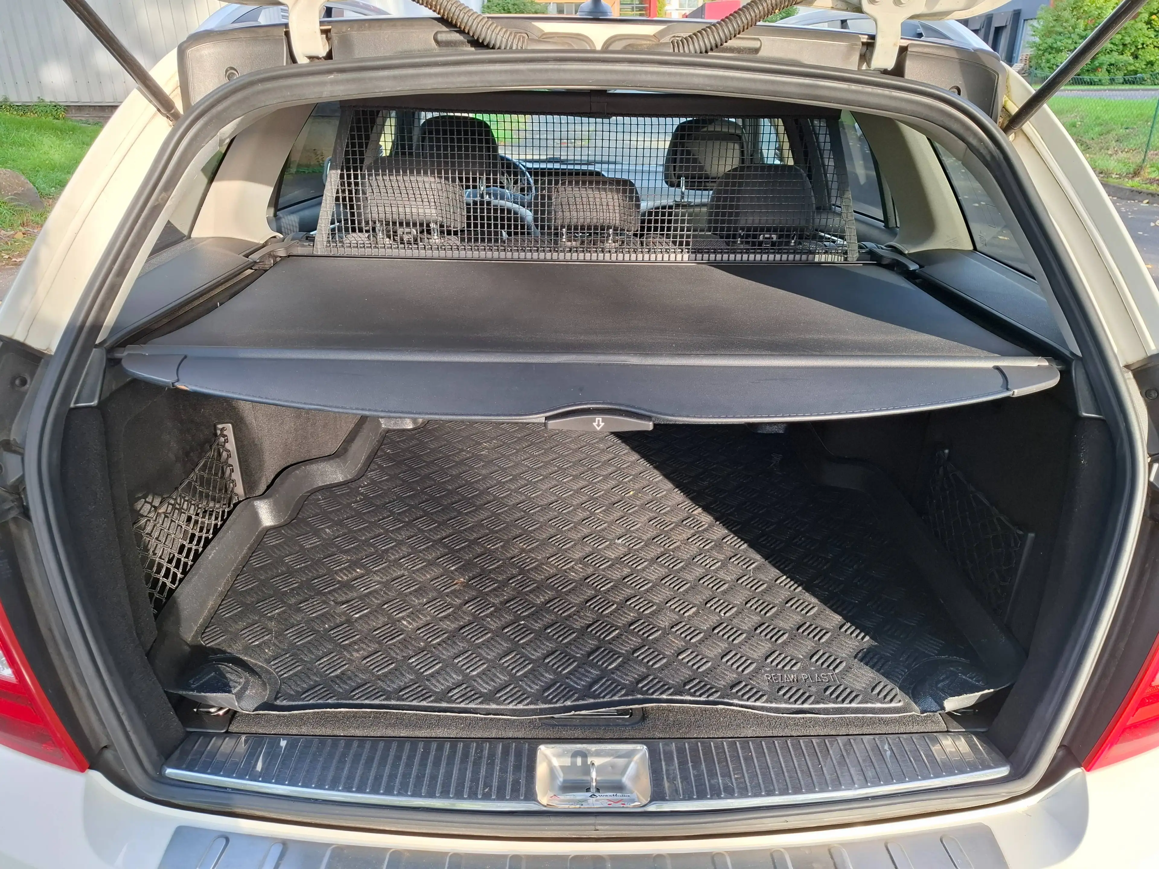 Mercedes-Benz C 250 C 250 CGI BlueEfficiency TÜV 09/2028 **Garantie** — photo 12