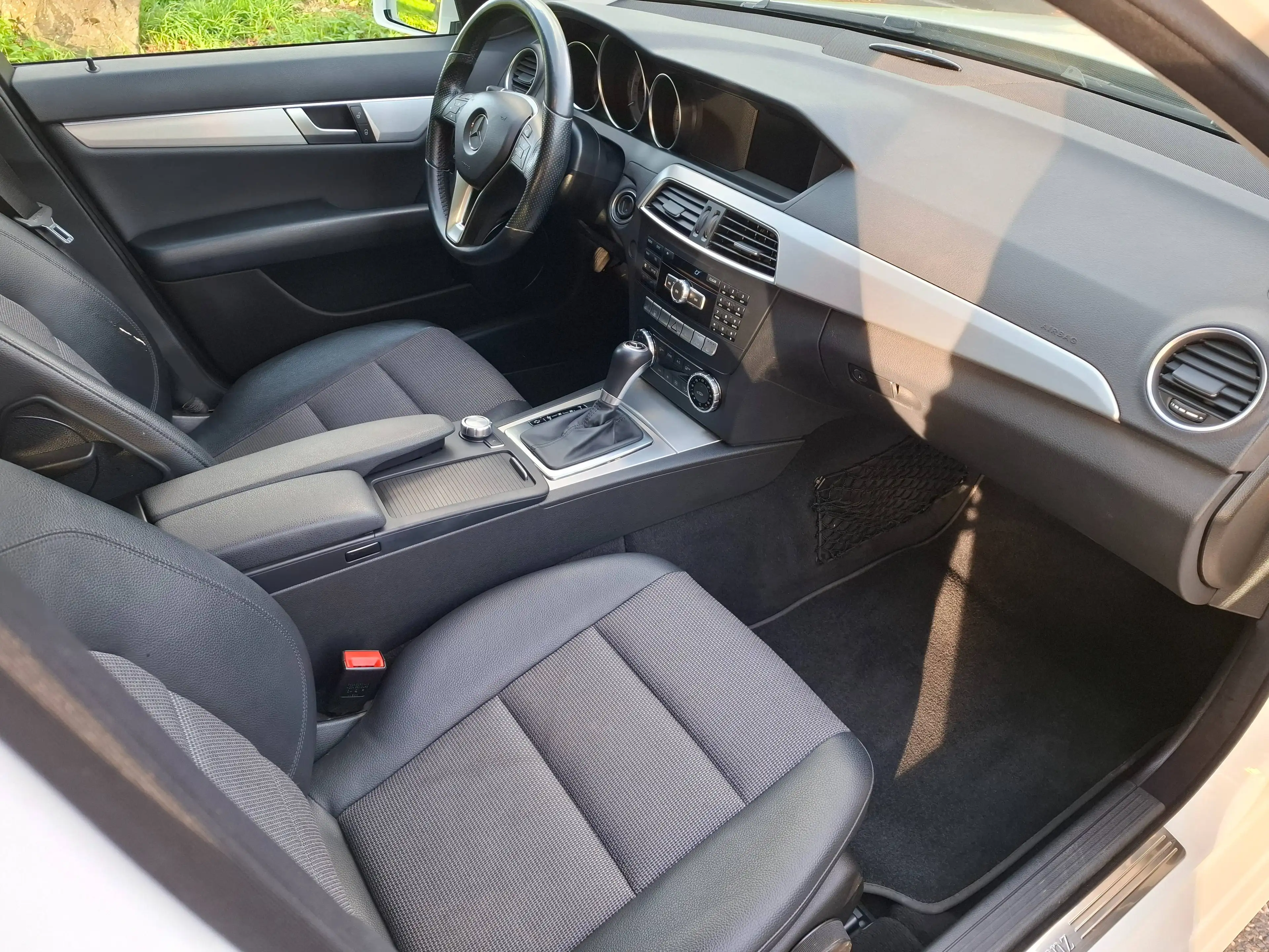 Mercedes-Benz C 250 C 250 CGI BlueEfficiency TÜV 09/2028 **Garantie** — photo 14
