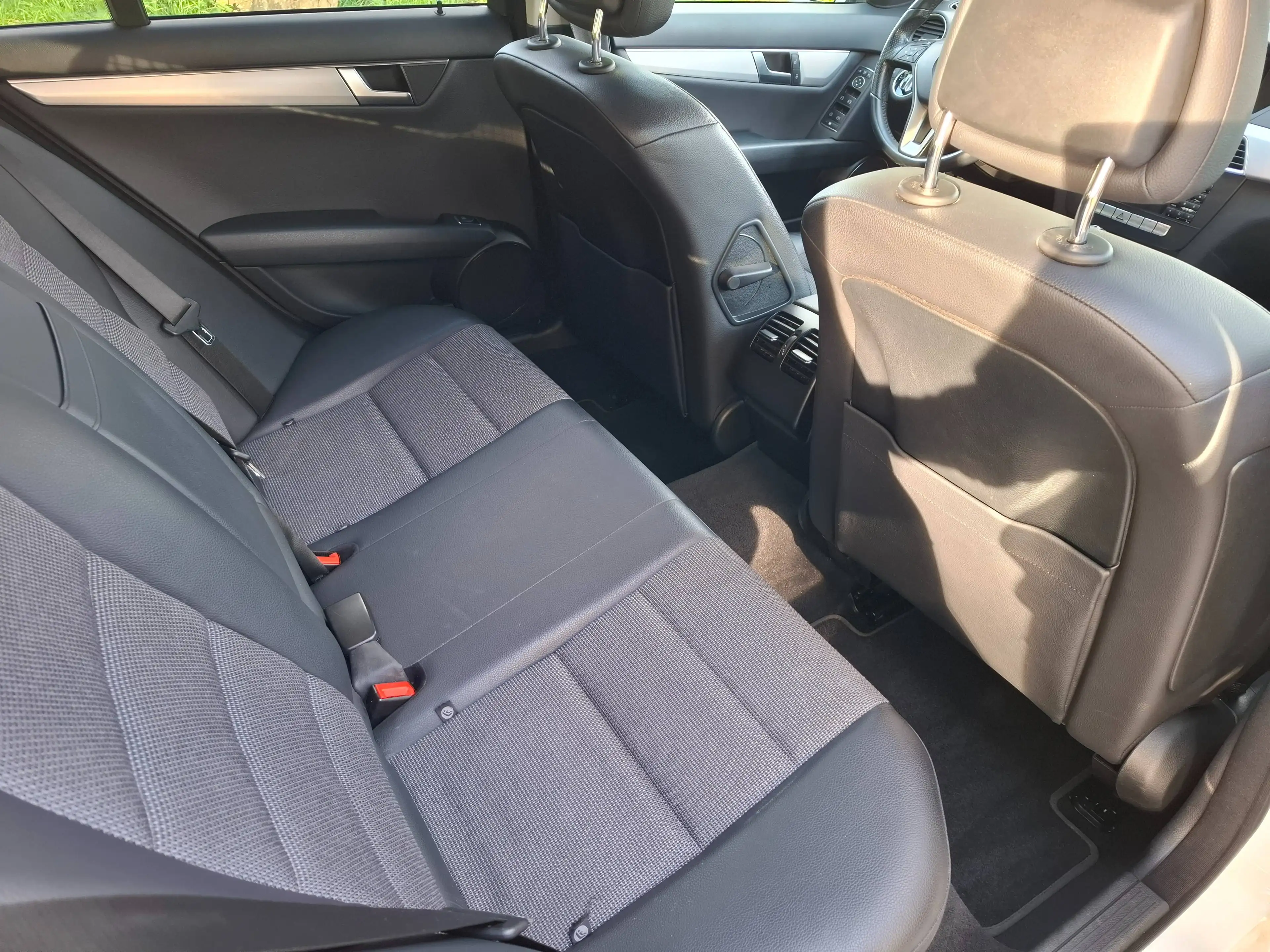 Mercedes-Benz C 250 C 250 CGI BlueEfficiency TÜV 09/2028 **Garantie** — photo 13