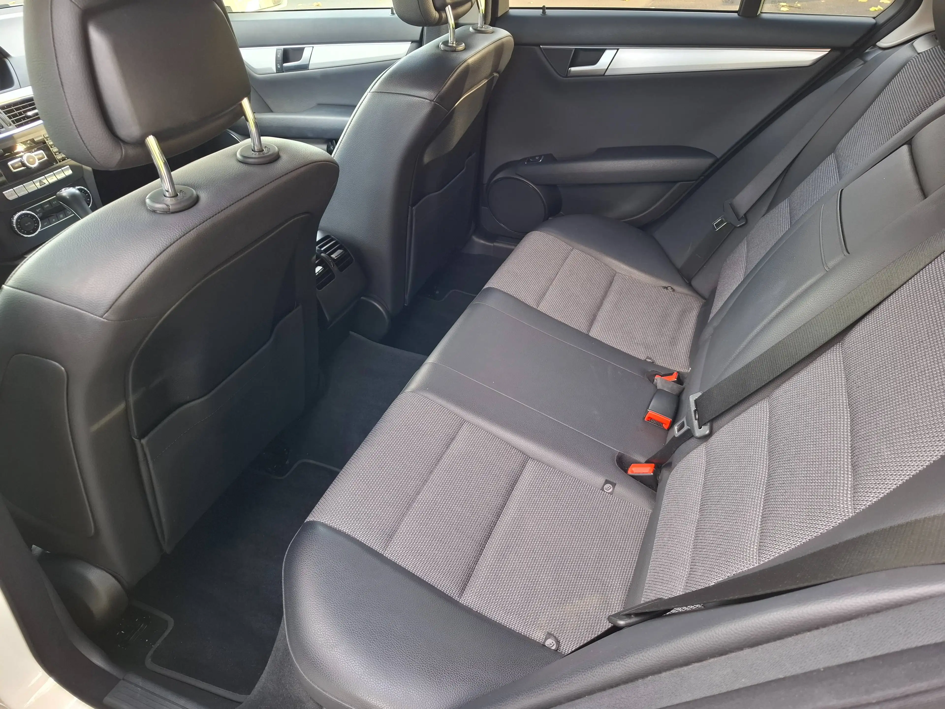 Mercedes-Benz C 250 C 250 CGI BlueEfficiency TÜV 09/2028 **Garantie** — photo 10