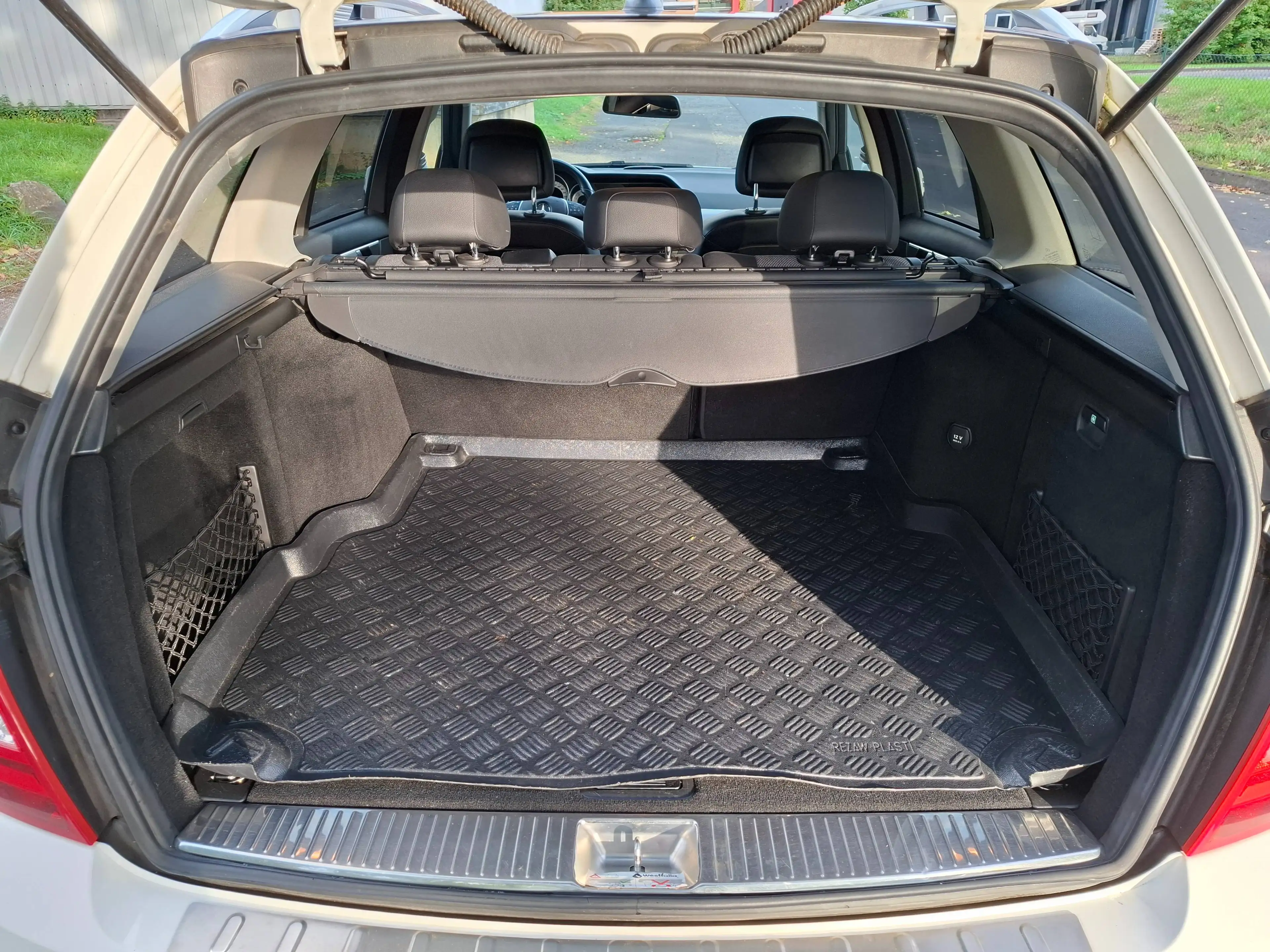 Mercedes-Benz C 250 C 250 CGI BlueEfficiency TÜV 09/2028 **Garantie** — photo 11