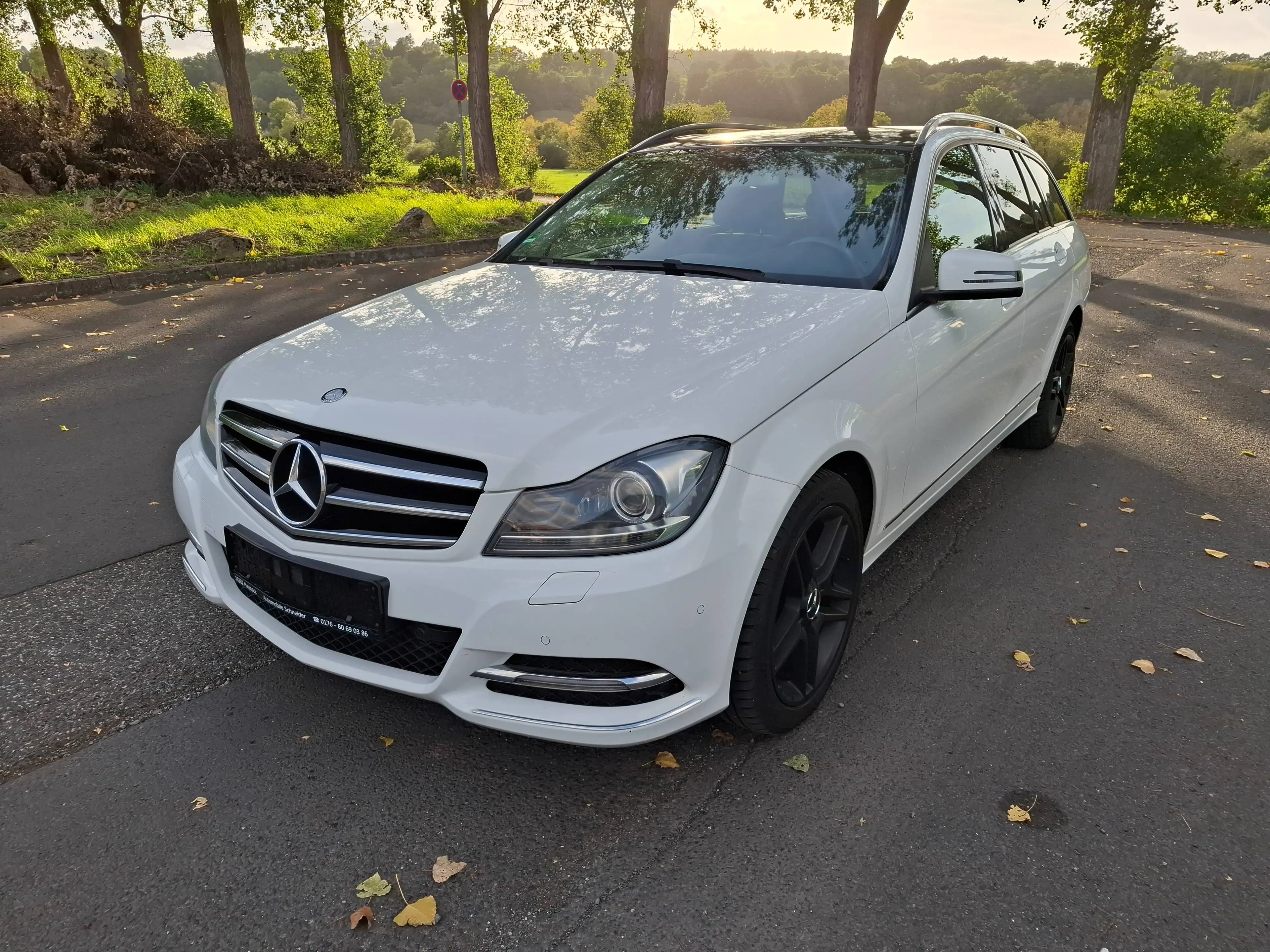 Mercedes-Benz C 250 C 250 CGI BlueEfficiency TÜV 09/2028 **Garantie**