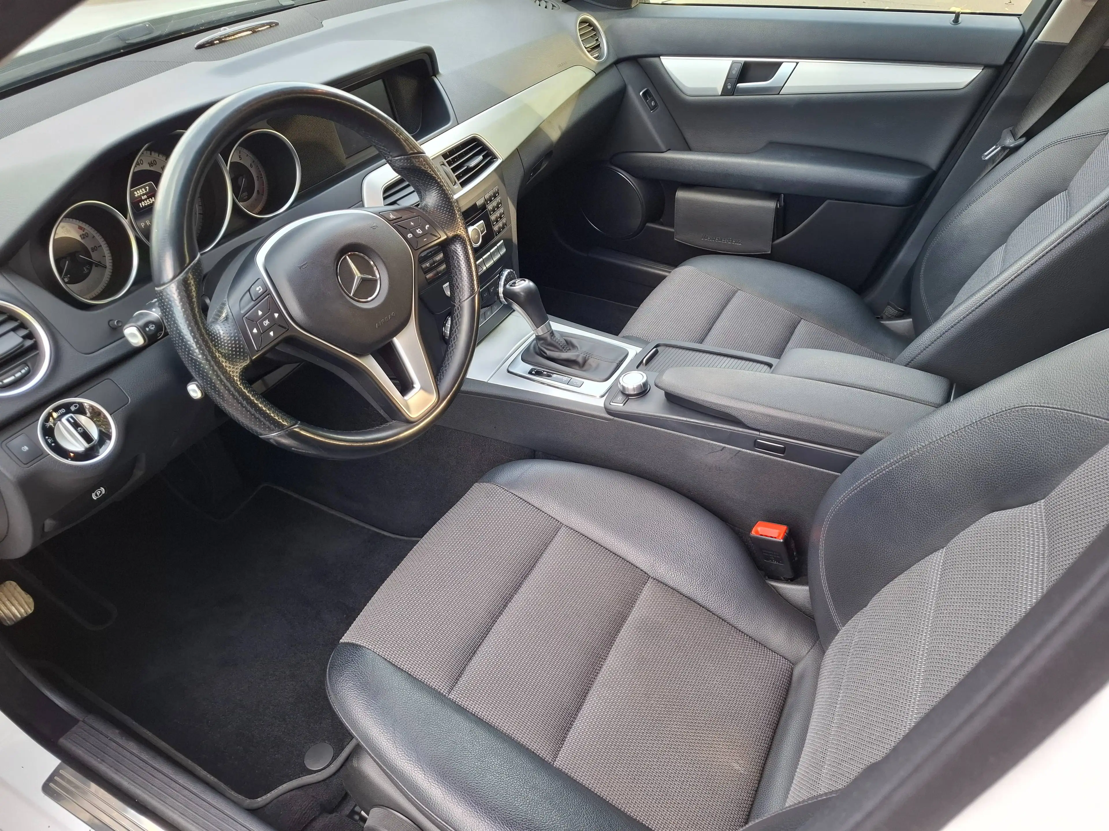Mercedes-Benz C 250 C 250 CGI BlueEfficiency TÜV 09/2028 **Garantie** — photo 9