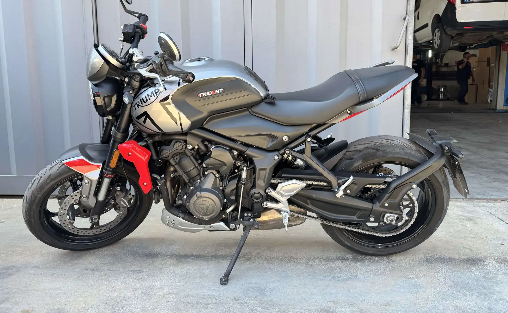 Triumph Trident 660 Grigio - 1