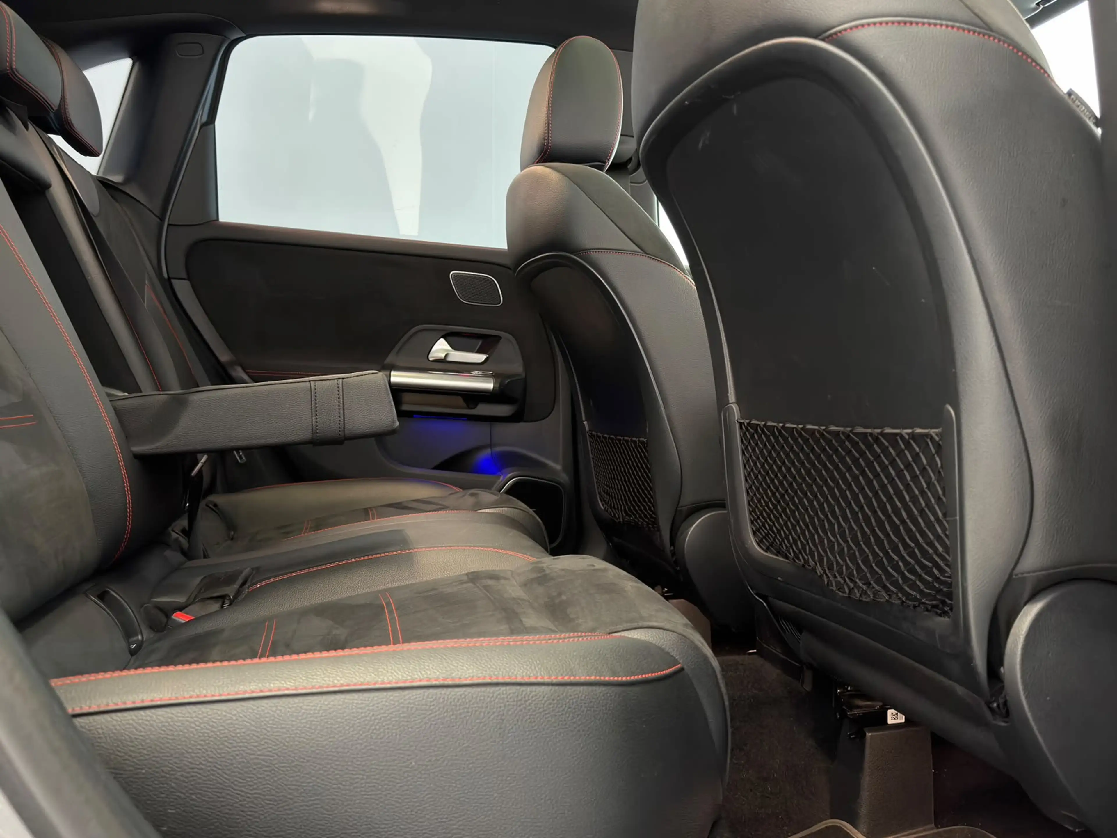 Mercedes-Benz B 180 AMG / NL-auto / 1e eig. / Burmester / Pano — photo 9