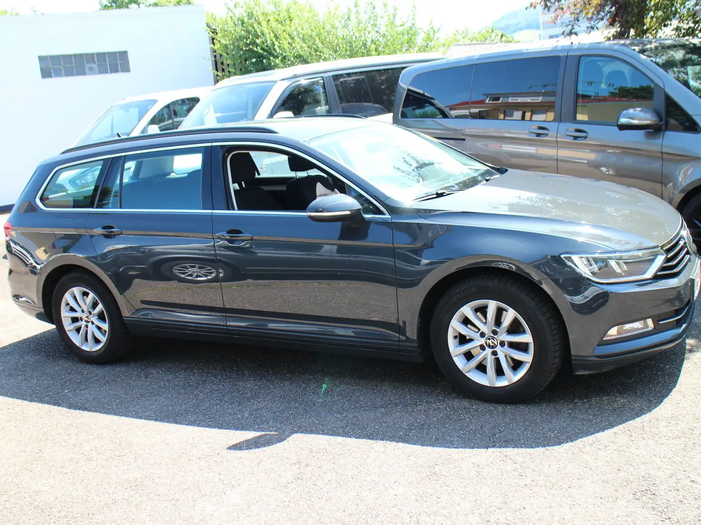 Volkswagen Passat Variant 2.0 TDI SCR DSG Comfl/ATM/Nav/PDC/AHK/ALU/Klimaaut Gris - 2