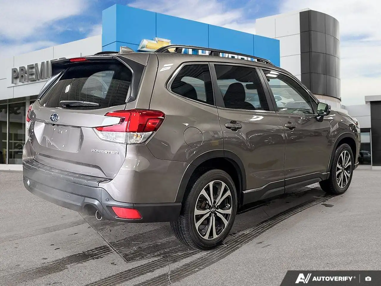 Subaru Forester снимка Subaru Forester