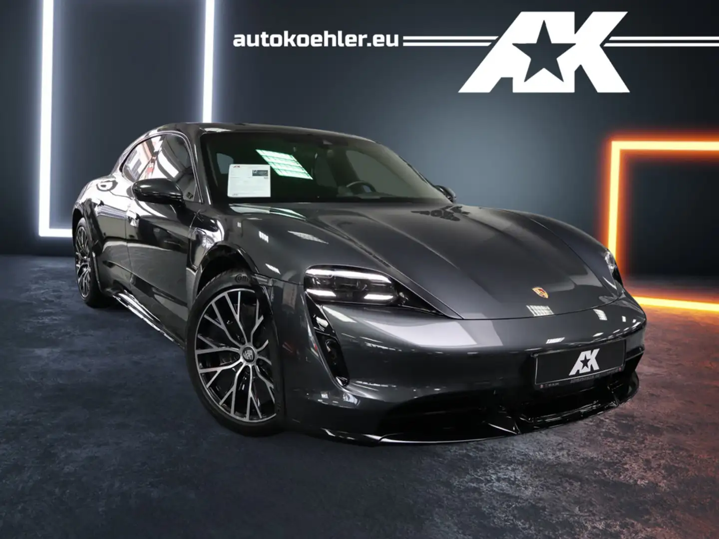 Porsche Taycan Cross Turismo Turbo Grau - 1