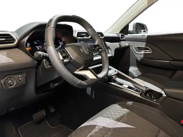 MG ZS view 11