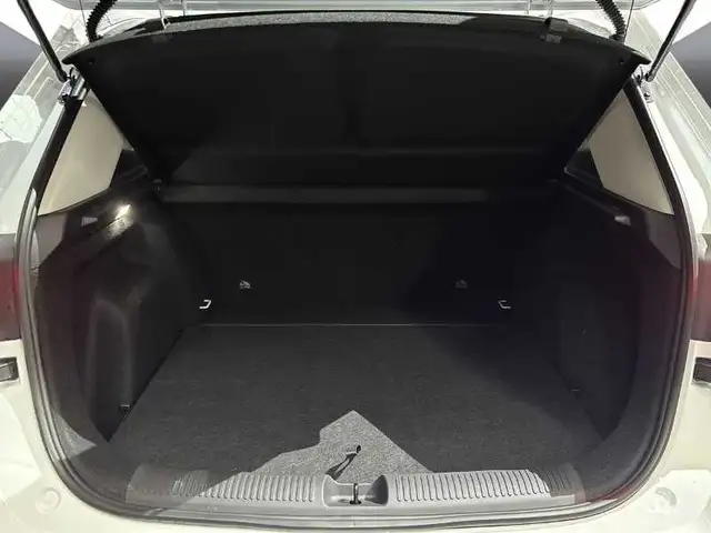 MG ZS view 7