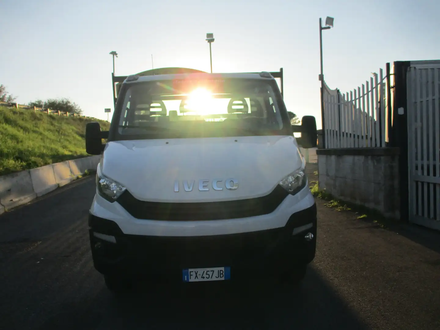 Iveco Daily 35C12 2.3 120CV E6 CASSONE FISSO DA 3.75M PERFETTO Bianco - 2